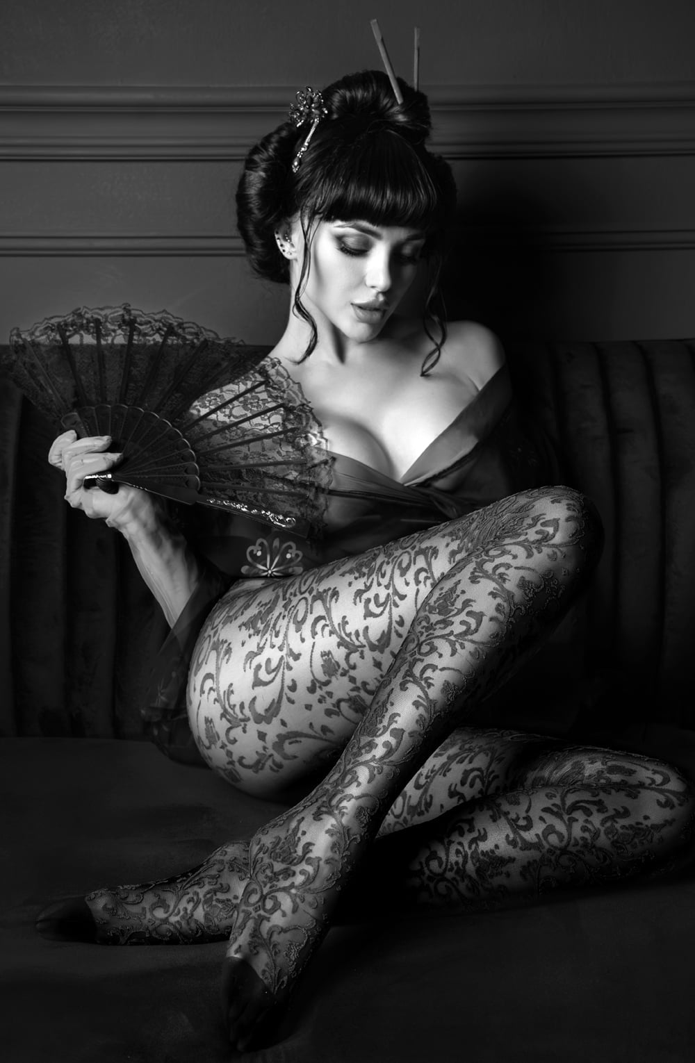 Black Tights with Bordeaux All-Over Design and Mesh Design